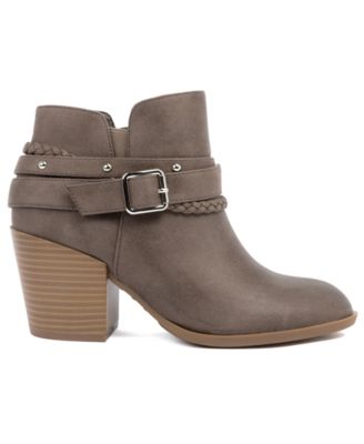Women's Sansa Closed Toe Ankle Booties