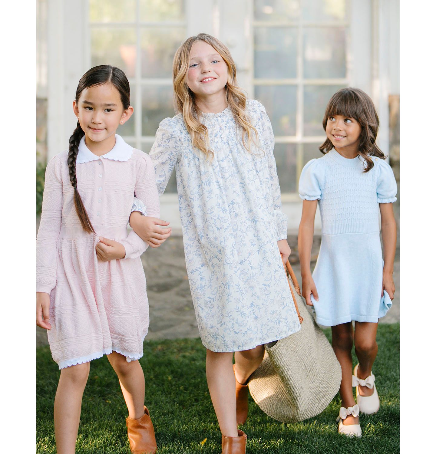 Платье Hope & Henry Organic Long Sleeve Ruffle Neck Smocked Yoke Dress для девочек-малышей, цвет: Зимний с принтом — фото 7