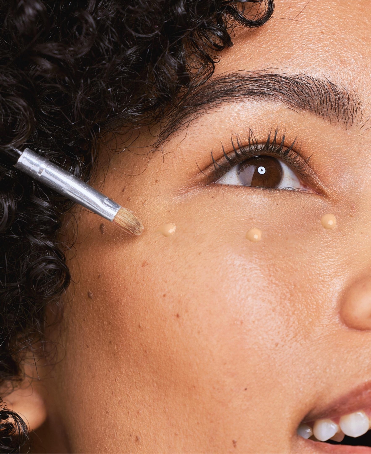 AmazingConcealer Full Coverage Color Correcting Concealer