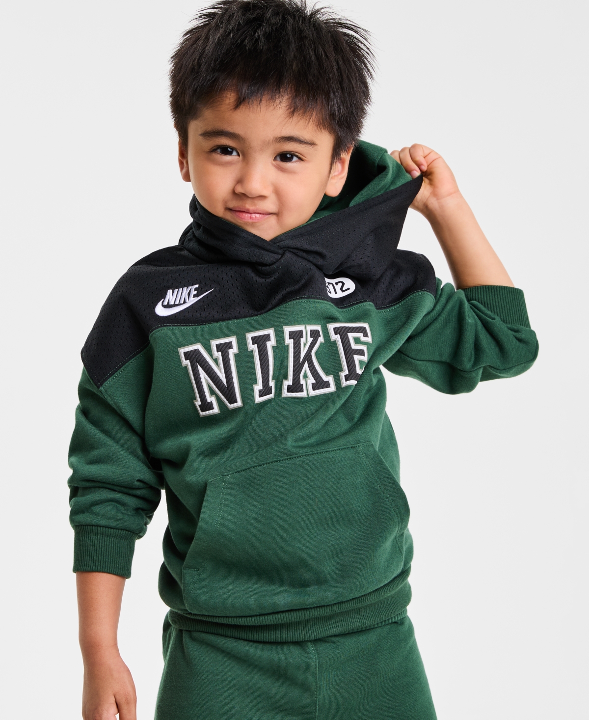 Nike Little Boys 2-piecs Sportswear P.e. Blocked Pullover & Pant Set In Green