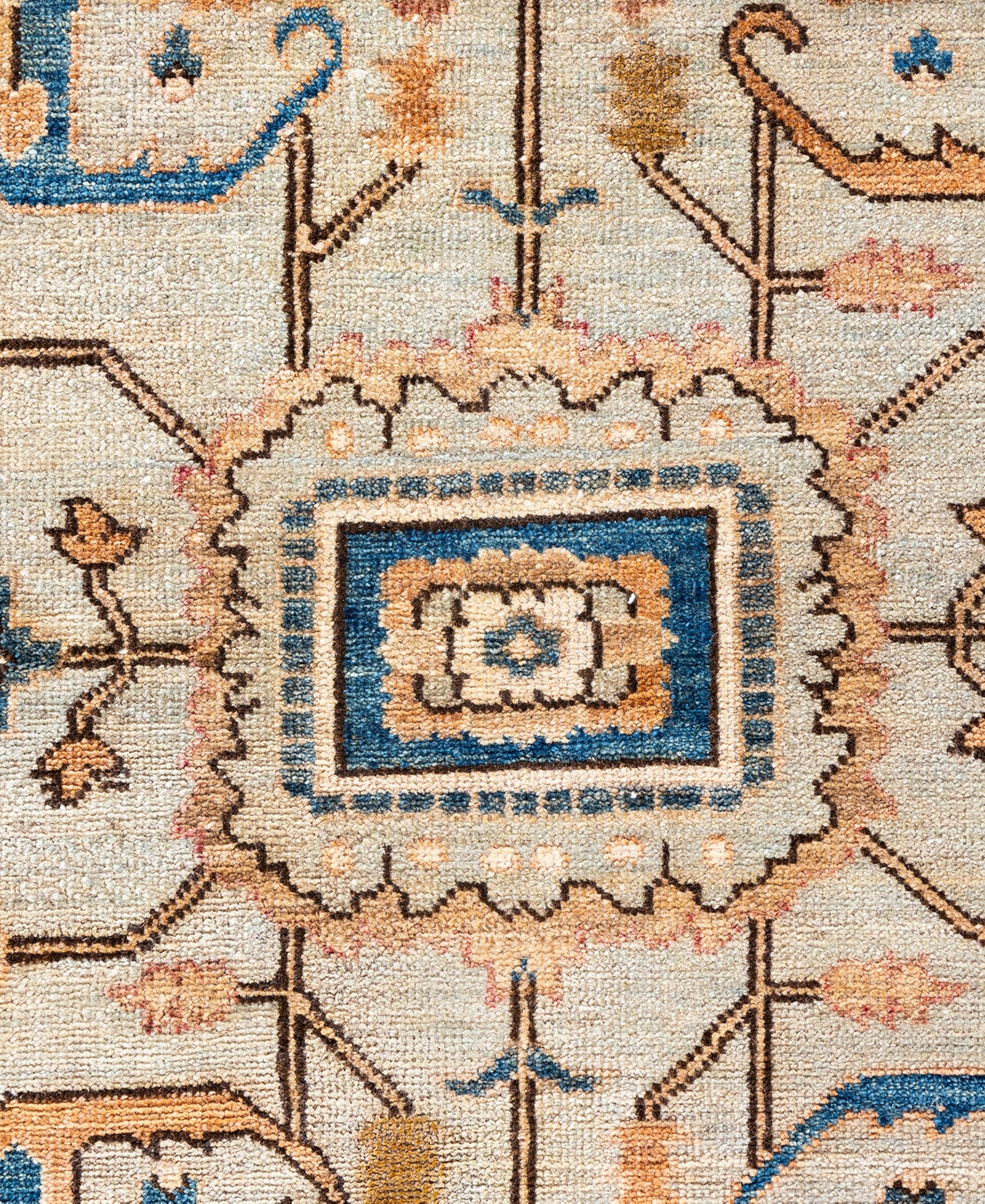 Adorn Hand Woven Rugs Serapi M0103-237 8'1"x9'9" Area Rug In White