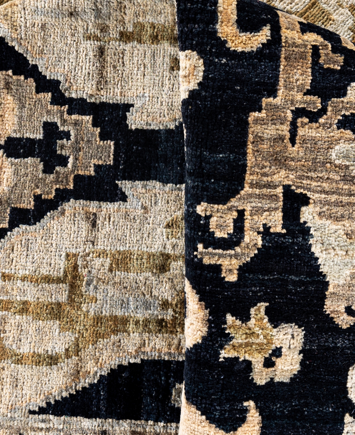 Adorn Hand Woven Rugs Serapi M0103-258 7'11"x9'9" Area Rug In Black