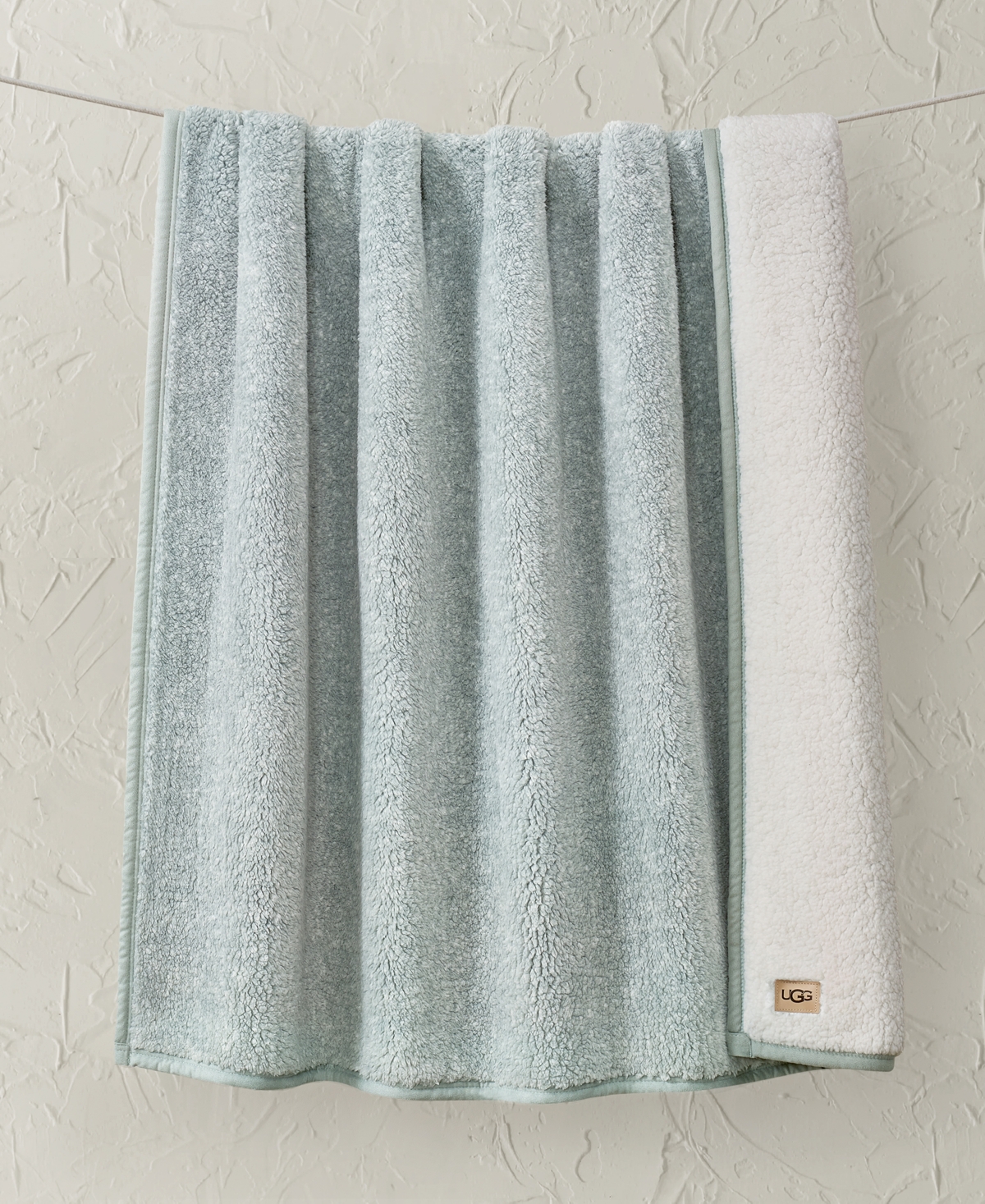 Ugg Classic Fluff Throw, 50" X 70" In Gray