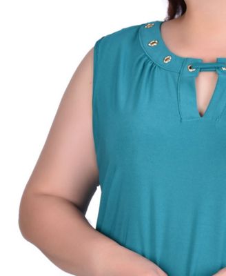 Plus Size Sleeveless Grommet Top