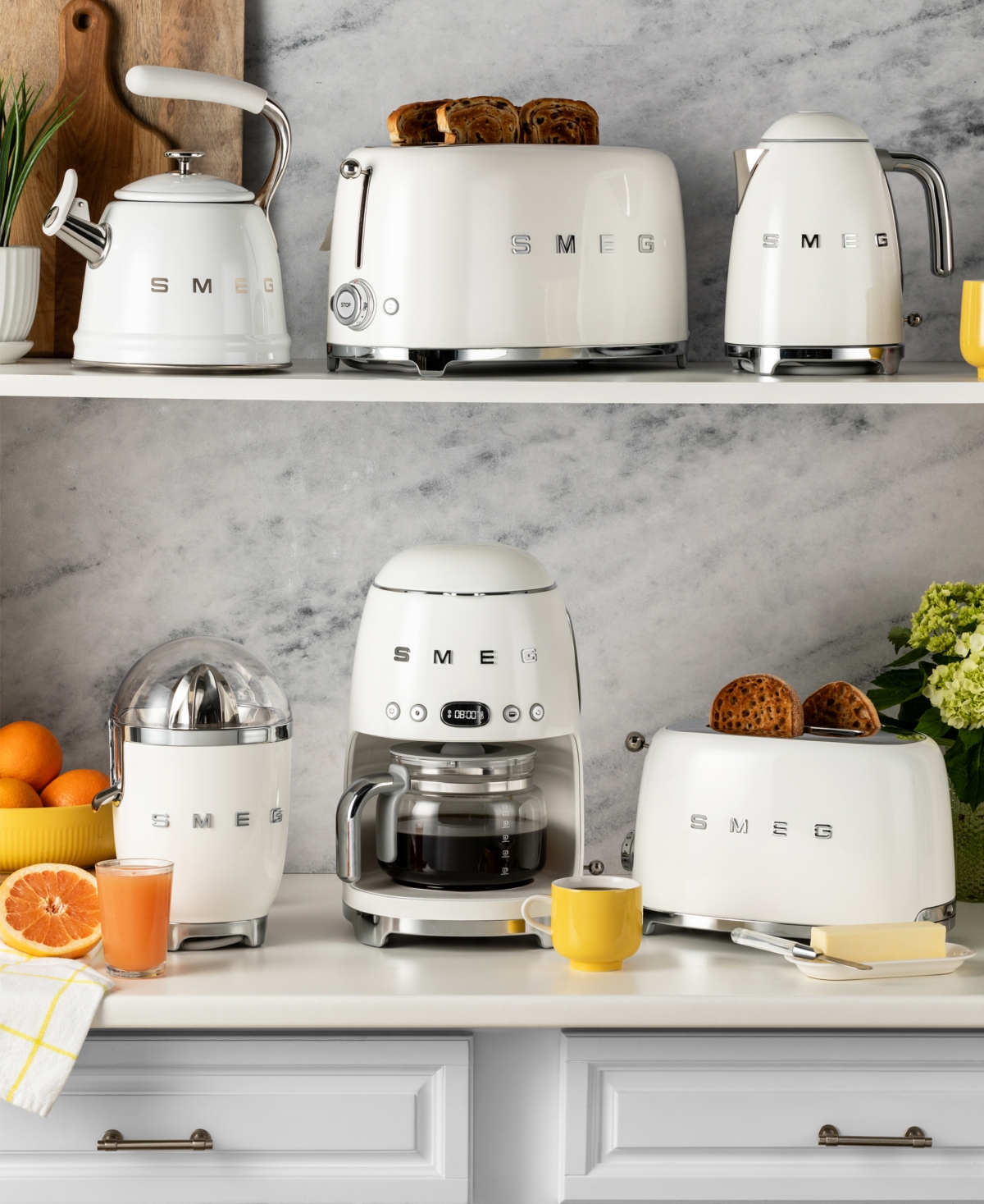 Smeg 50s Retro Style Aesthetic Citrus Juicer In White