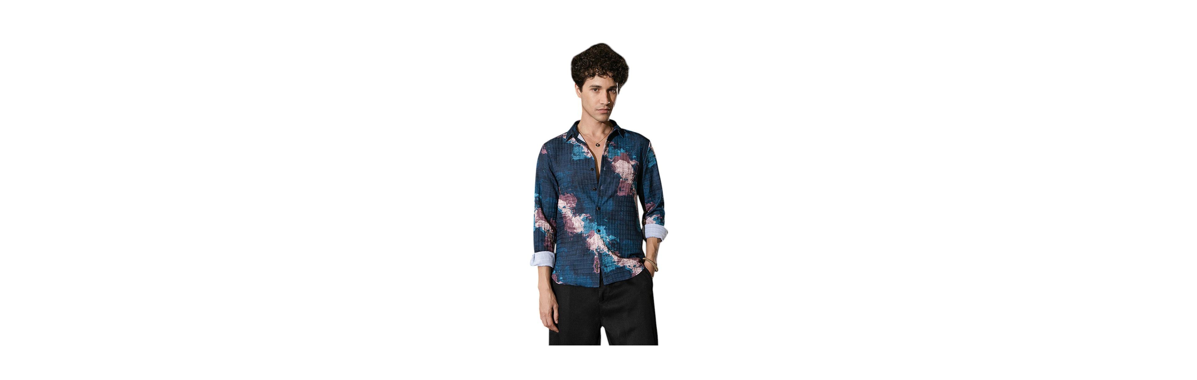 Campus Sutra Men's Abstract Fluid Shirt