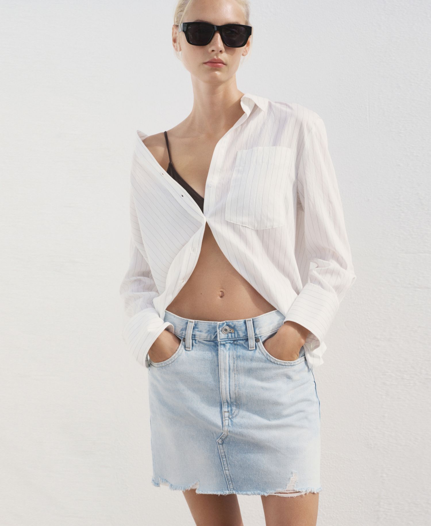 Women's Frayed Hem Denim Skirt