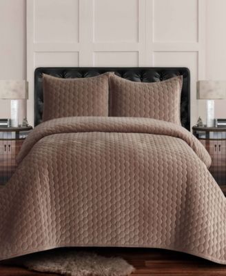 Lugano Honeycomb Velvet Oversized Solid 3 piece Quilt Set, King