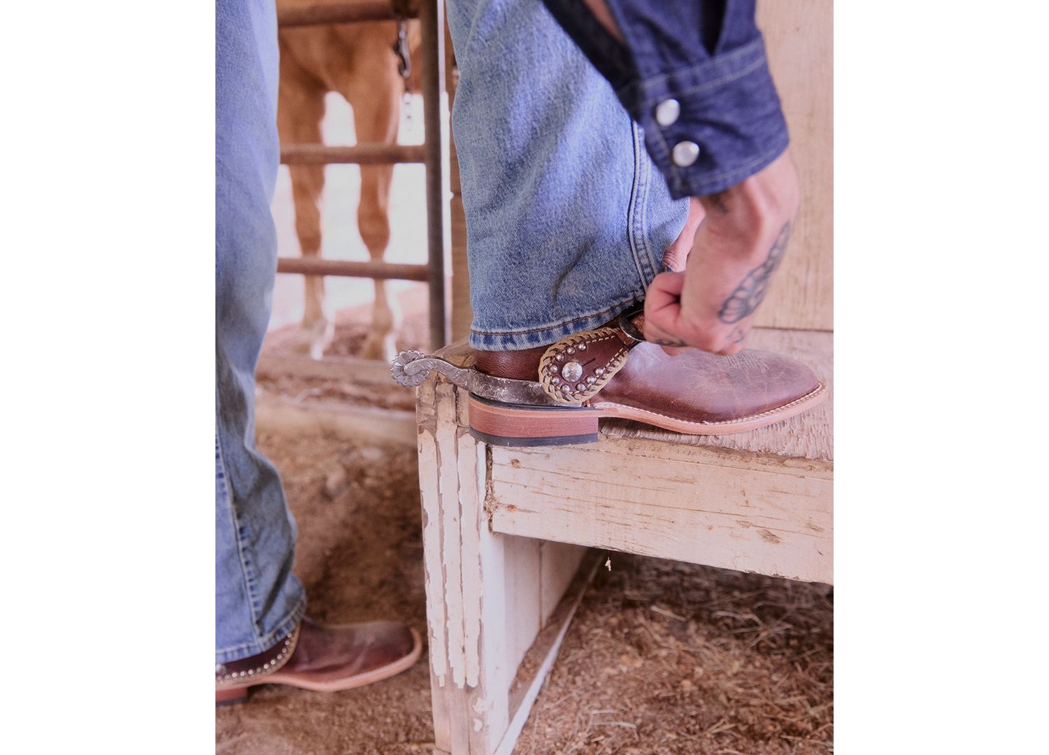 Мужские джинсы 537 обычного кроя с глубоким вырезом