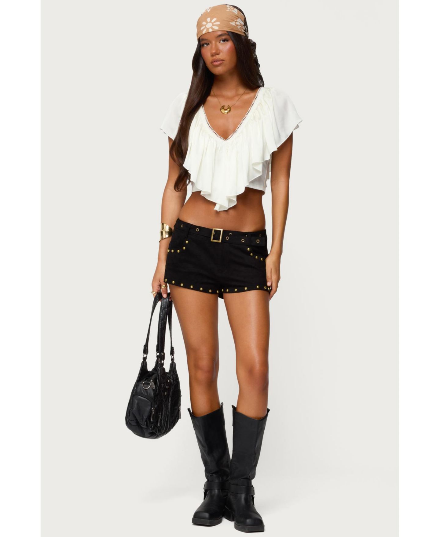 Женские шорты Edikted Studded Faux Suede Micro, цвет: Чёрный — фото 5