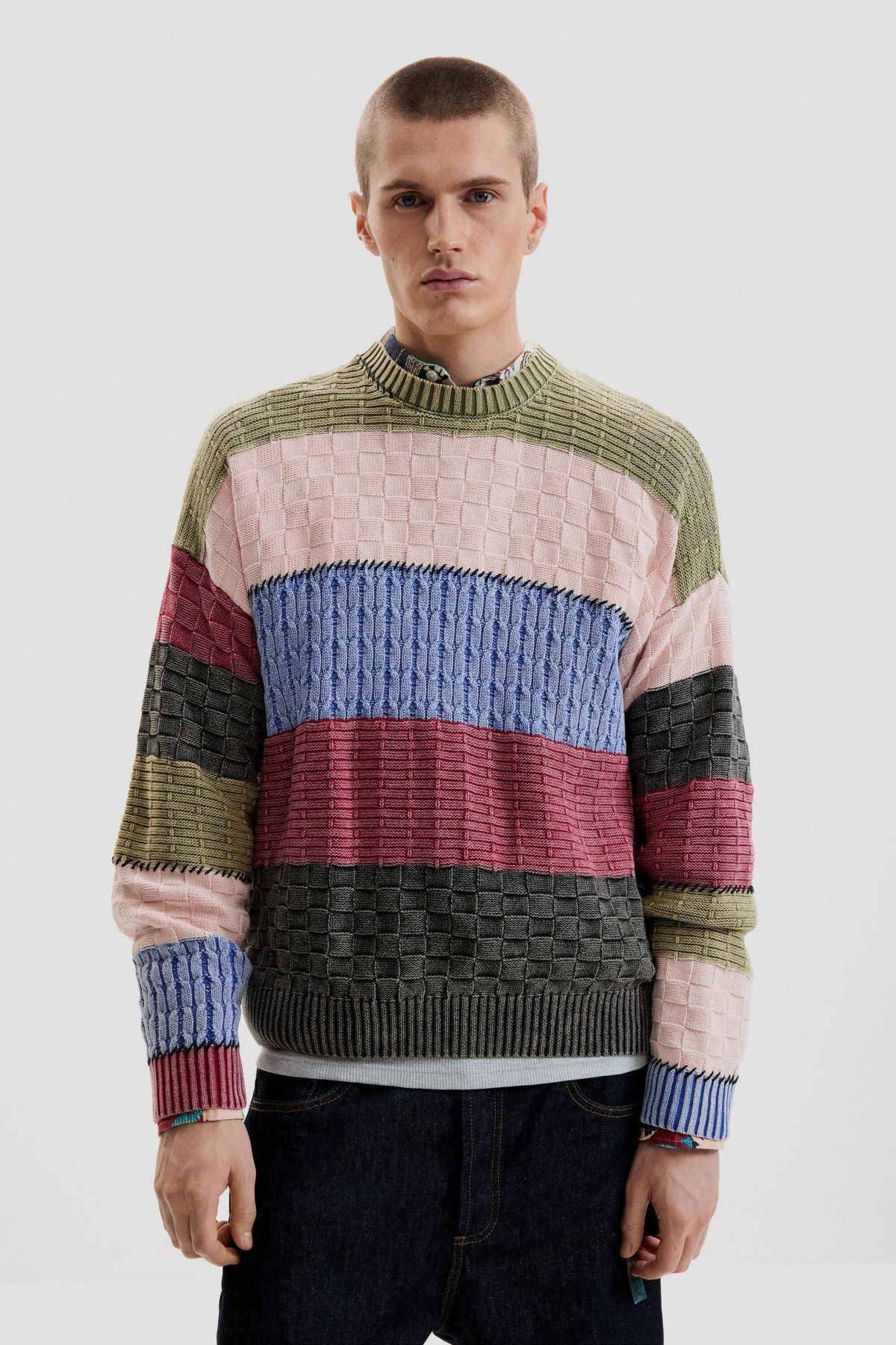 Мужской свитер ручной вязки