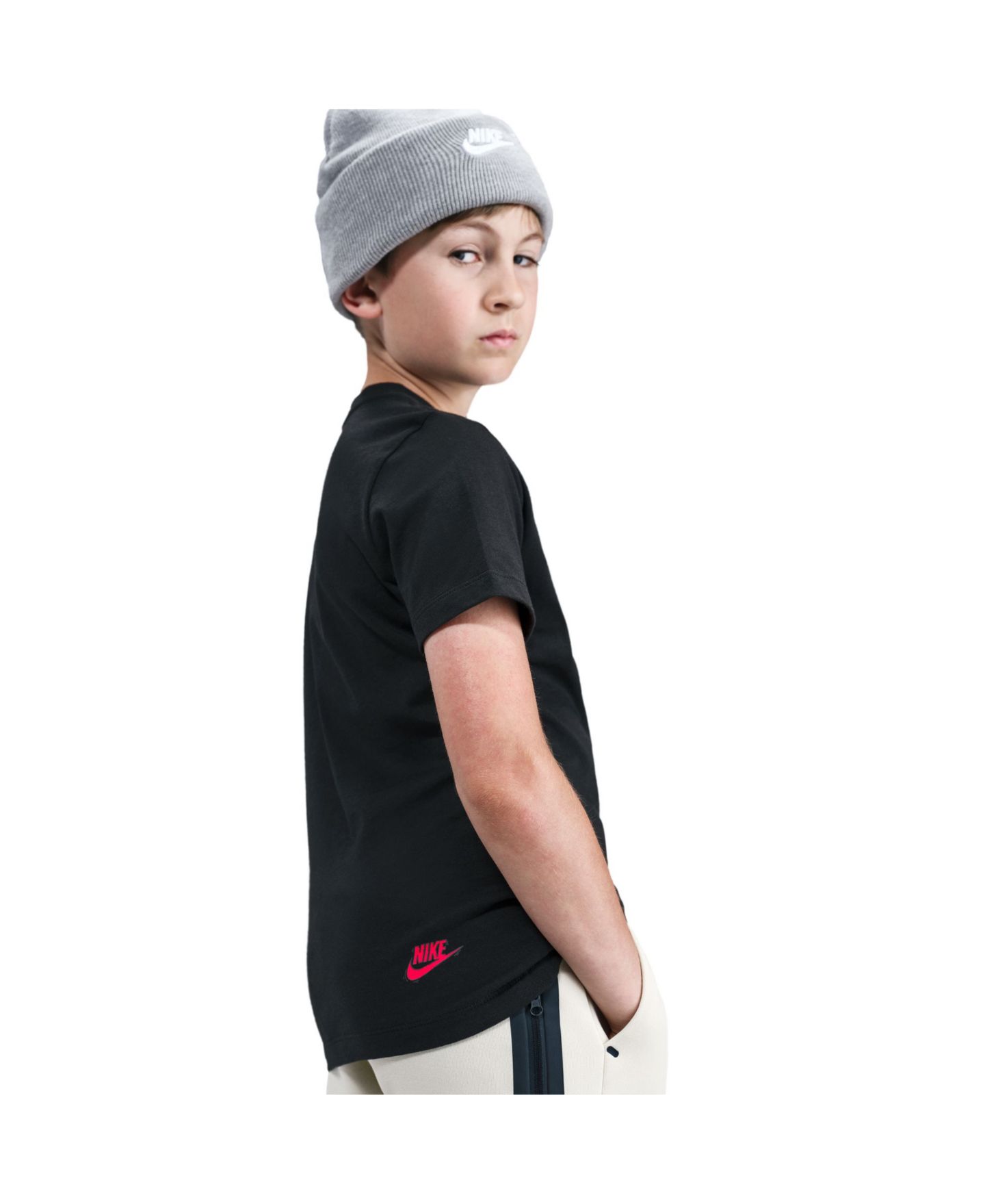 Футболка Nike Sportswear Cotton Pocket Graphic T-Shirt для мальчиков, цвет: Чёрный — фото 4