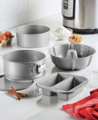 Specialty Nonstick Pressure 4-Piece Bakeware Set