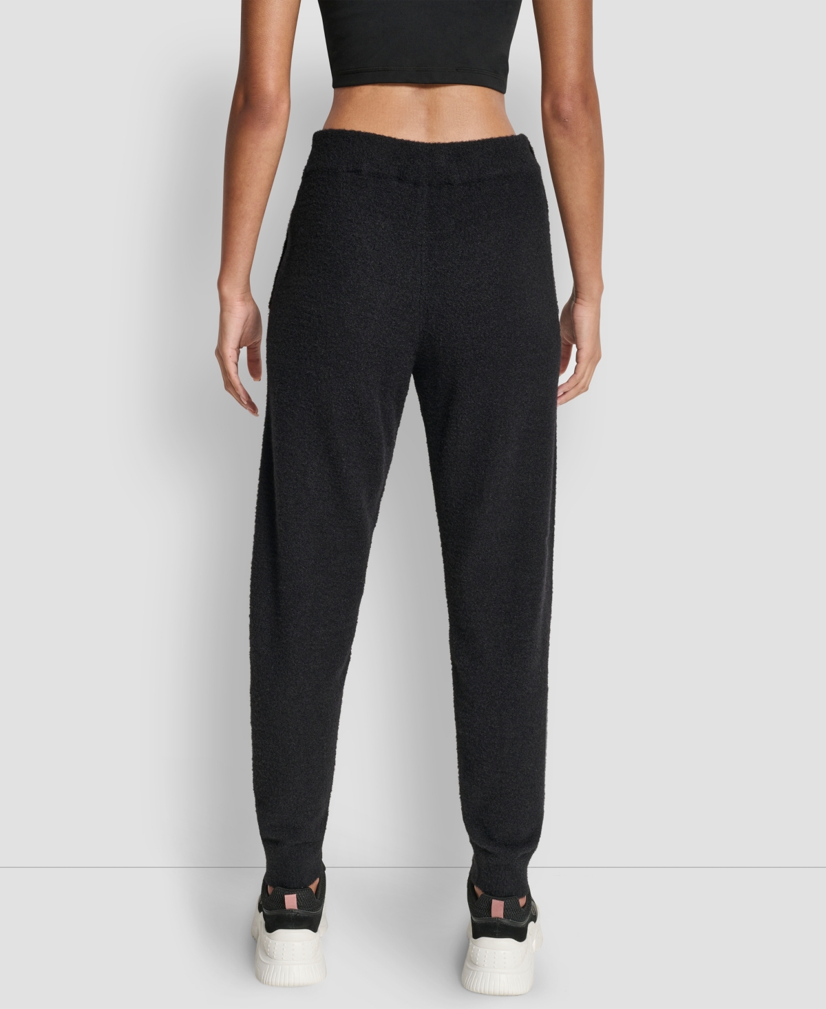 Dkny Mid Rise Slim Fit Joggers In Black
