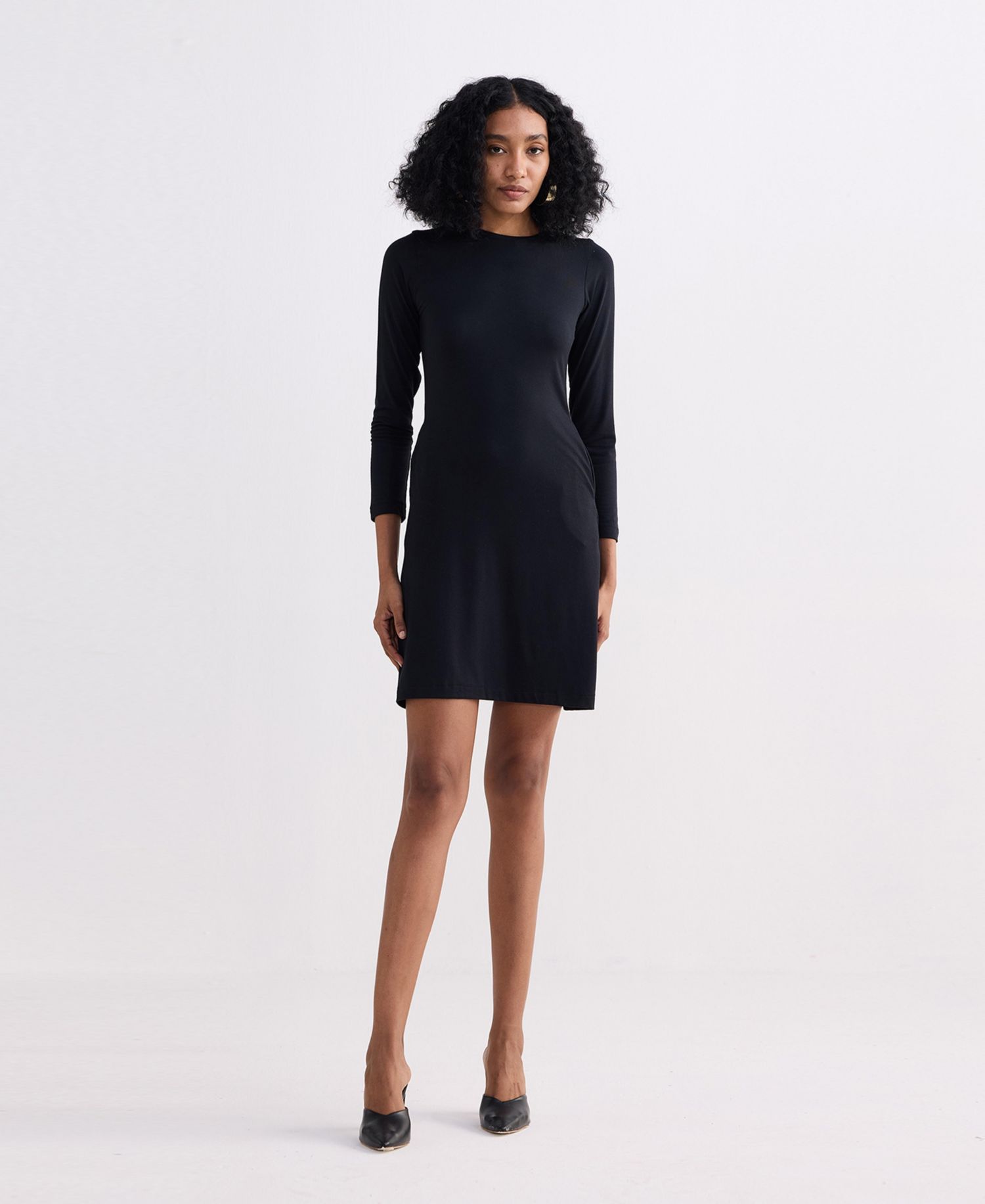 Women's Long Sleeves Fitted Short Dress in Black