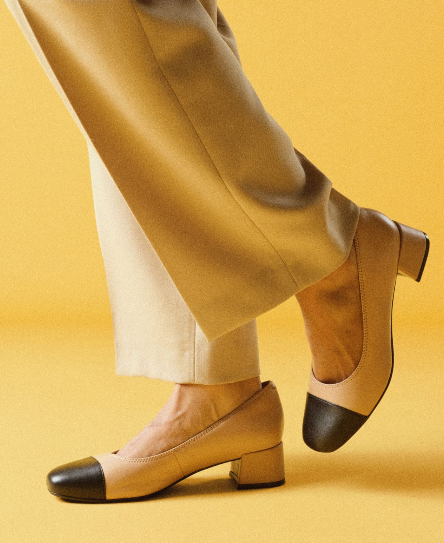 Женские туфли Clarks Iridessa May Slip-On Pumps, цвет: Бежевый кожаный — фото 4