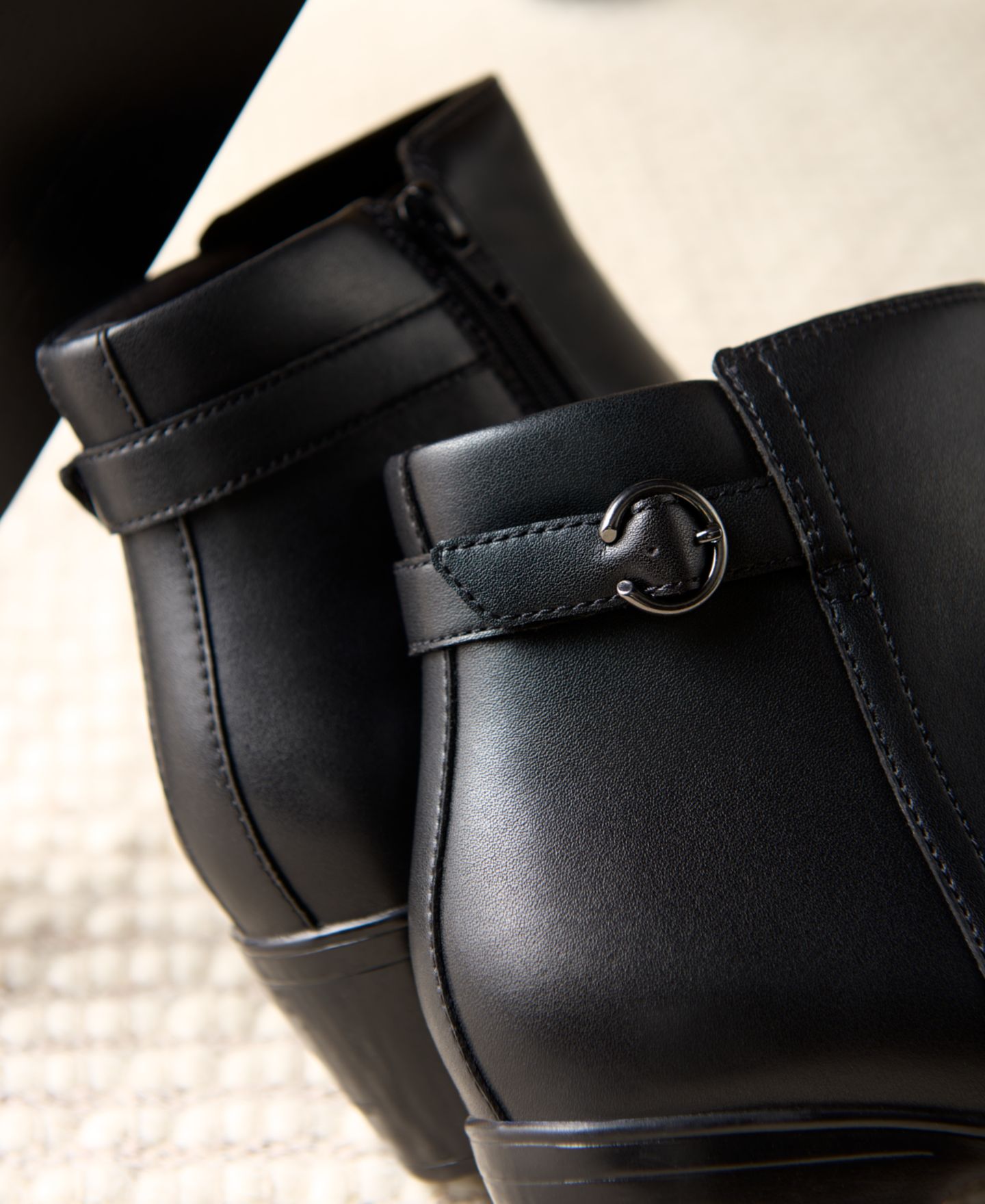 Женские ботинки Clarks Collection Emily 2 Belle, цвет: Чёрный кожаный — фото 3