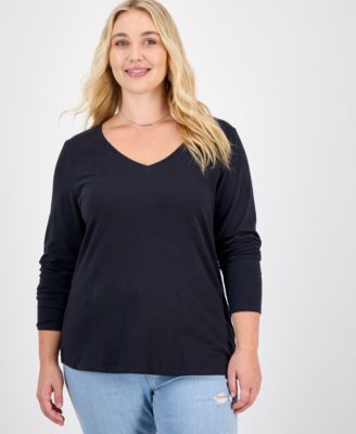 Aveto - Plus Size V-Neck Top