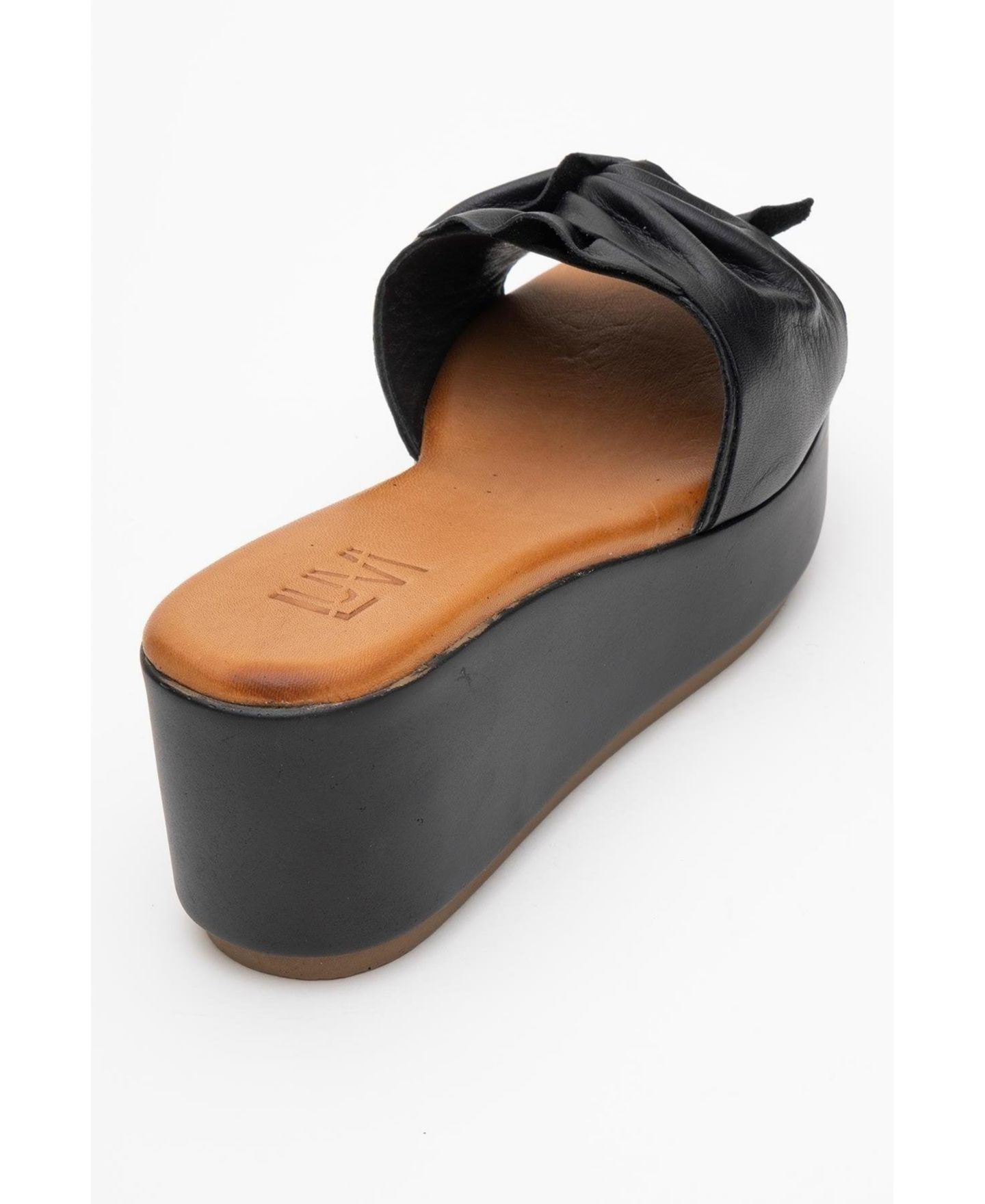 Женские сандалии Forever & Always Shoes Syndra Bow Wedge Leather Sandal (Women), цвет: Чёрный кожаный — фото 4