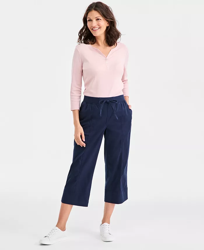 Women's Mid-Rise Pull-On Capri Pants