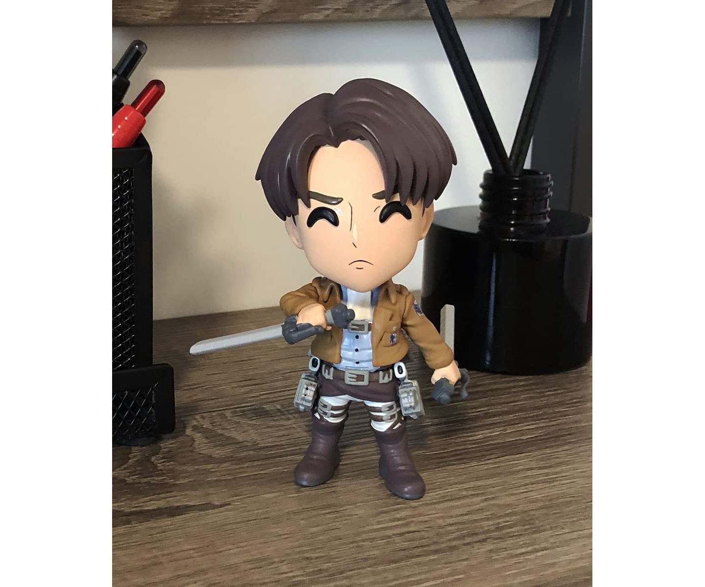 Детская фигурка Youtooz Attack on Titan: Levi Vinyl Figure #3 — фото 5
