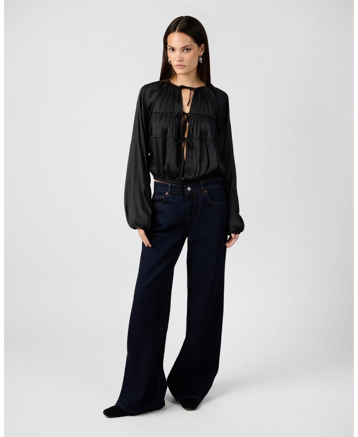WeWoreWhat Women's Cocoon Sleeve Front Tie Top