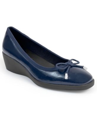 Women's Tema Wedge Pump