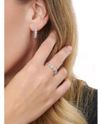 Daisy Flower Ring in Rhodium Plated Sterling Silver, Size 8