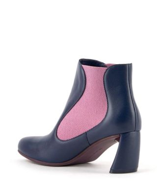 Womens Zuma Flow Mid Booties