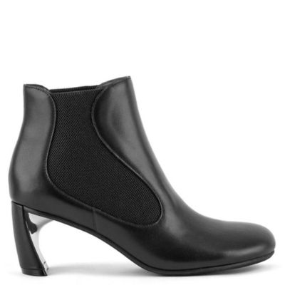 Womens Zuma Flow Mid Booties