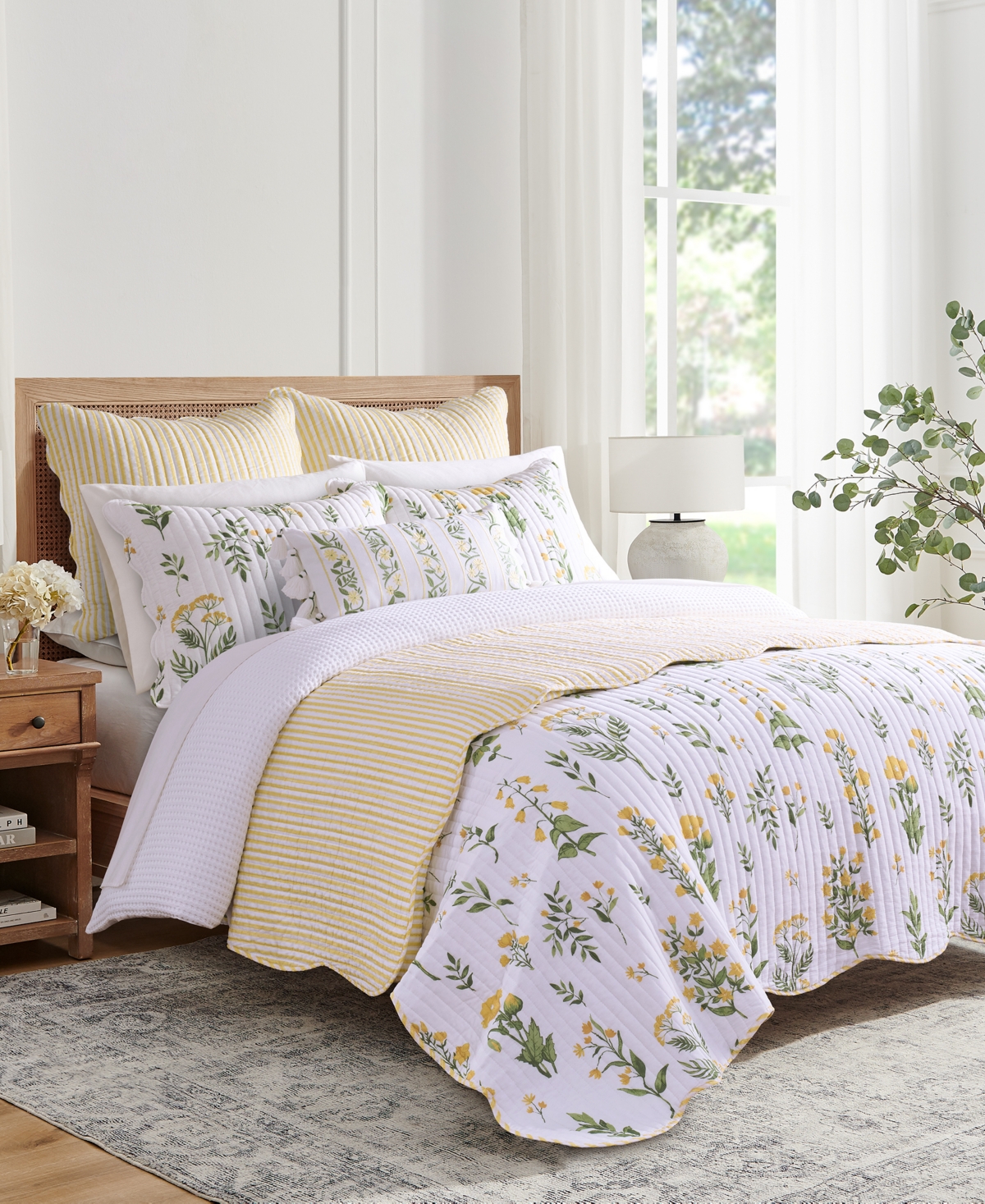 Levtex Home Daffodil Reversible 3-Pc. Quilt Set, Full/Queen
