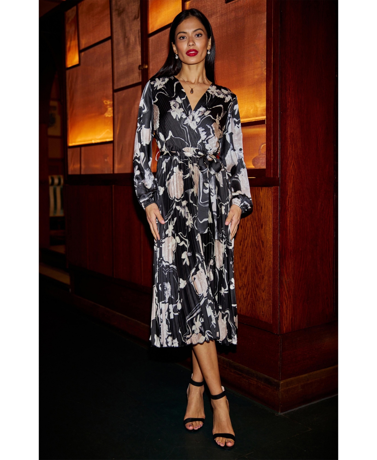 Yumi Women's Floral Satin Long Sleeve Midi Dress