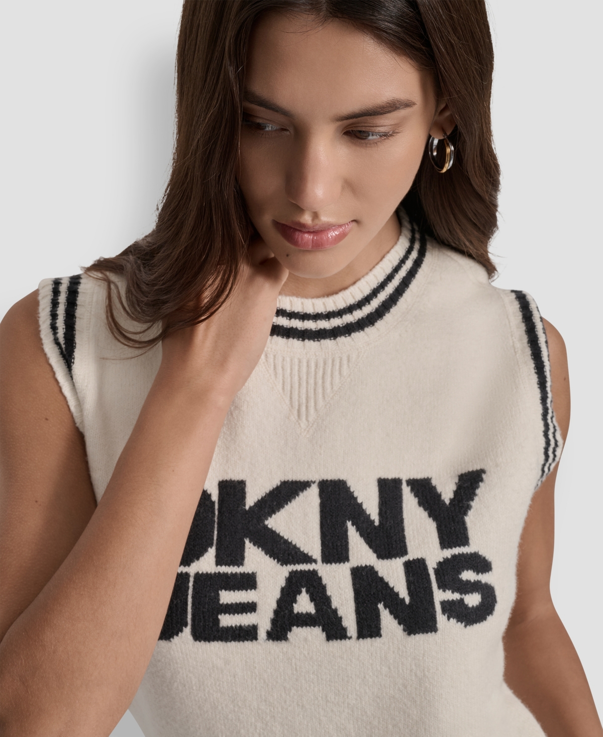 Dkny Jeans Women's Logo Detail Sleeveless Sweater In Neutral