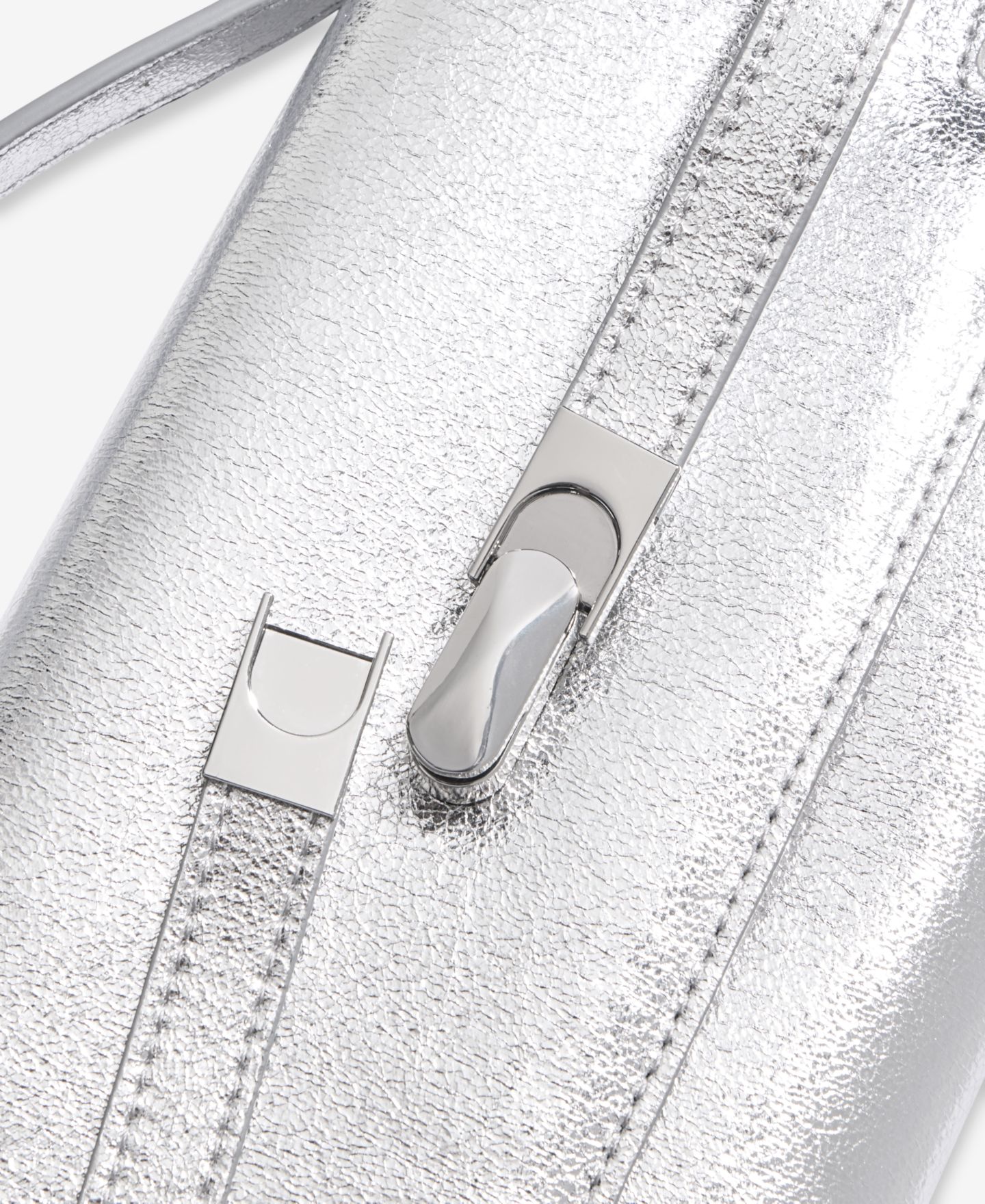 Женский клатч I.N.C. International Concepts Wyllah Metallic Clutch, цвет: Металлик серебряный — фото 7