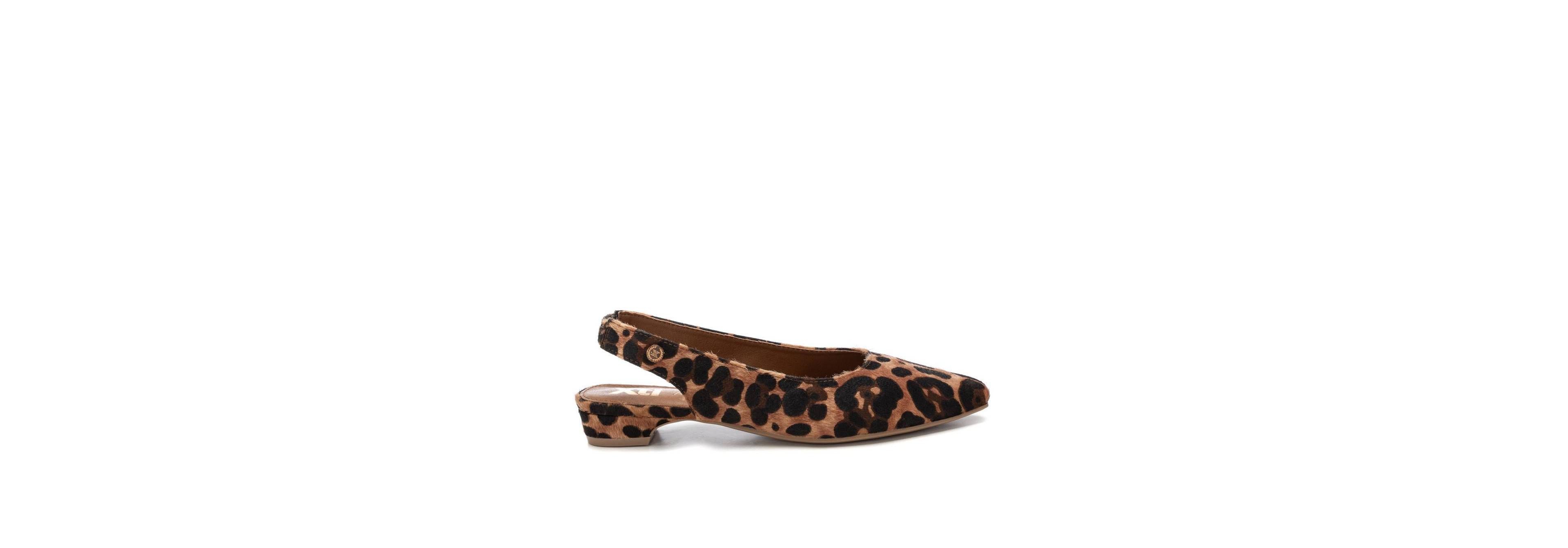 Xti Women's Tuxedo Flats