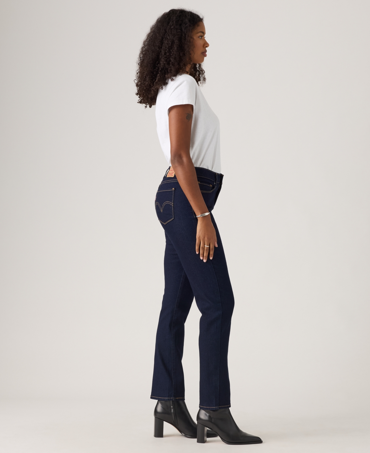 Levi's Women's Classic Straight Jeans In Blue