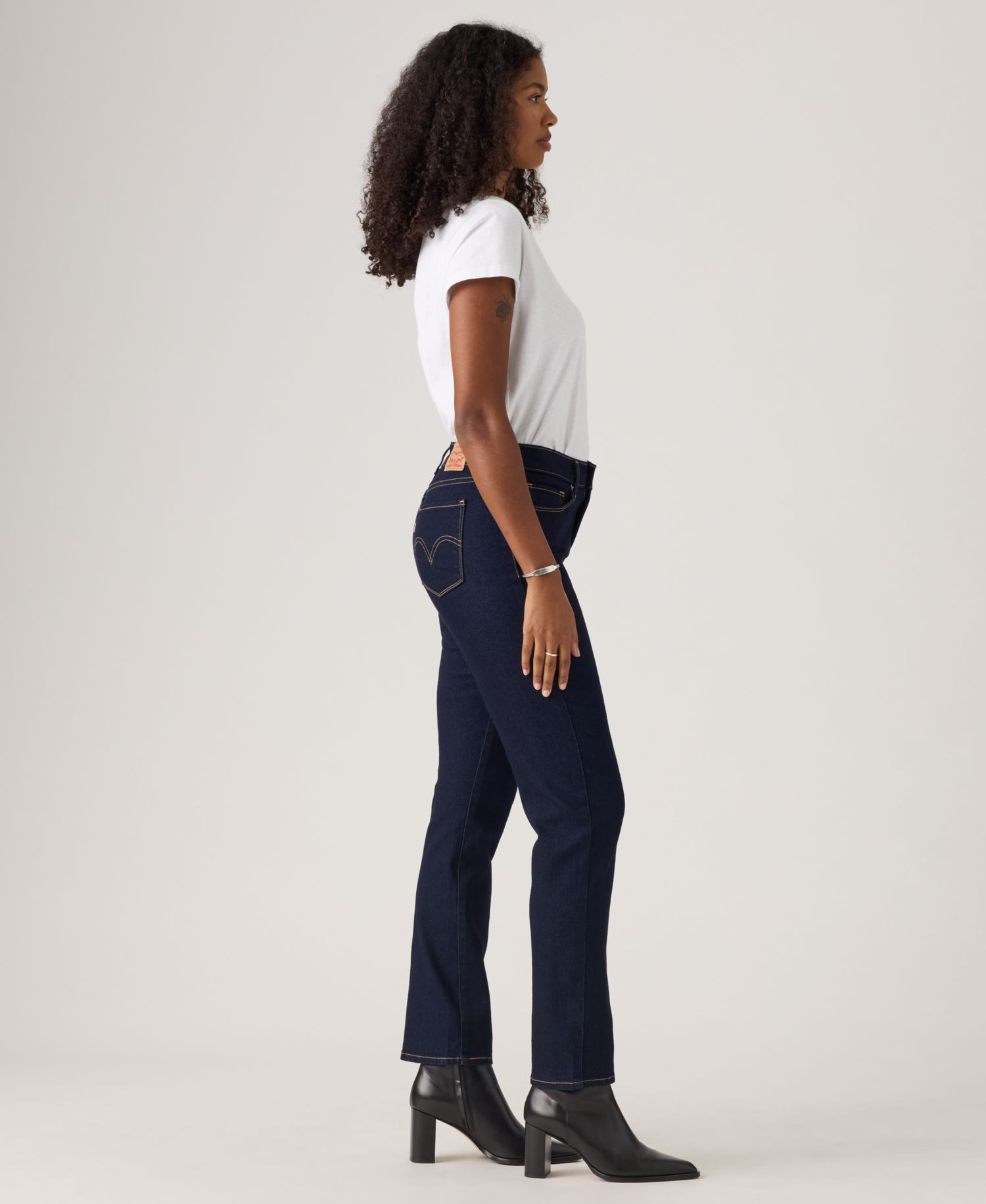 Women's Classic Straight Jeans