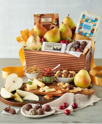 Holiday Assorted Favorites Gift Basket, 13 Piece