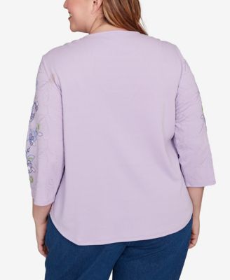 Plus Size Hilton Head Embroidered Sleeve Textured Top with Necklace