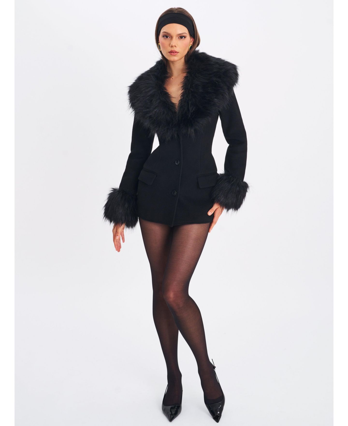 Женское пальто Miss Circle Hailee Black Single Breasted Wool Blend Mini Coat with Removable Fur Lapel — фото 10