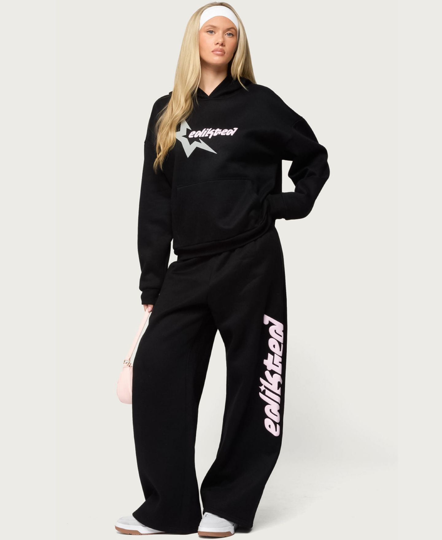 Женские брюки Edikted Star Sweatpants, цвет: Чёрный — фото 3