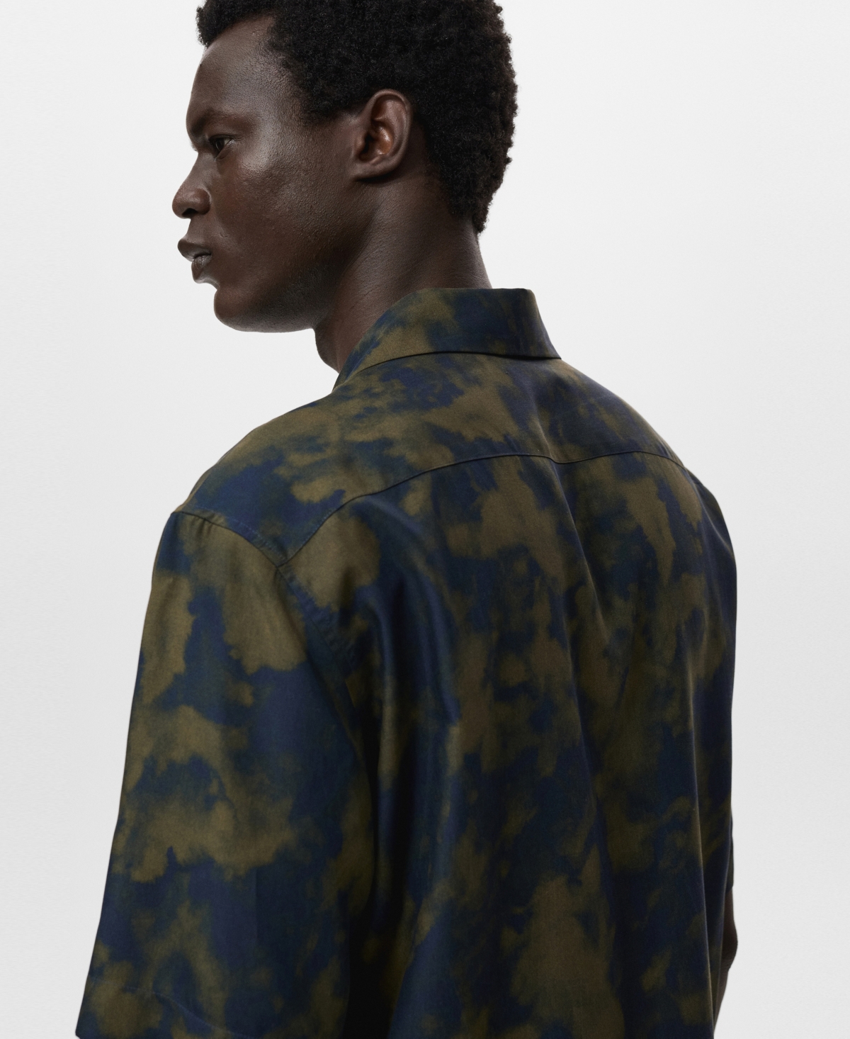 Mango Men's Printed Fluid Regular-Fit Shirt