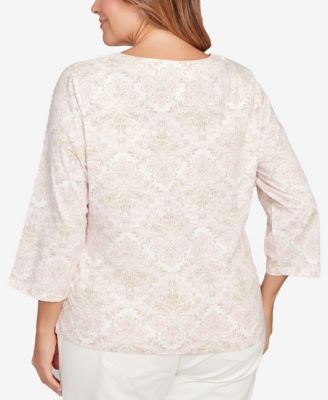 Plus Size Printed 3/4 Sleeve Top with Horseshoe Neckline