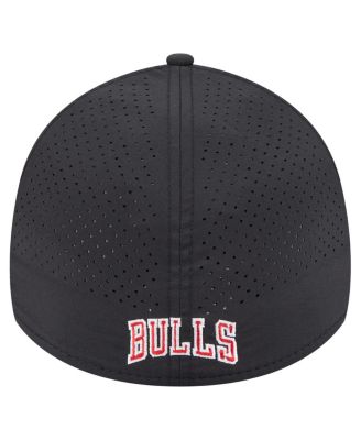 Men's Black Chicago Bulls Featherweight Poly Rope Flex 39Thirty Hat