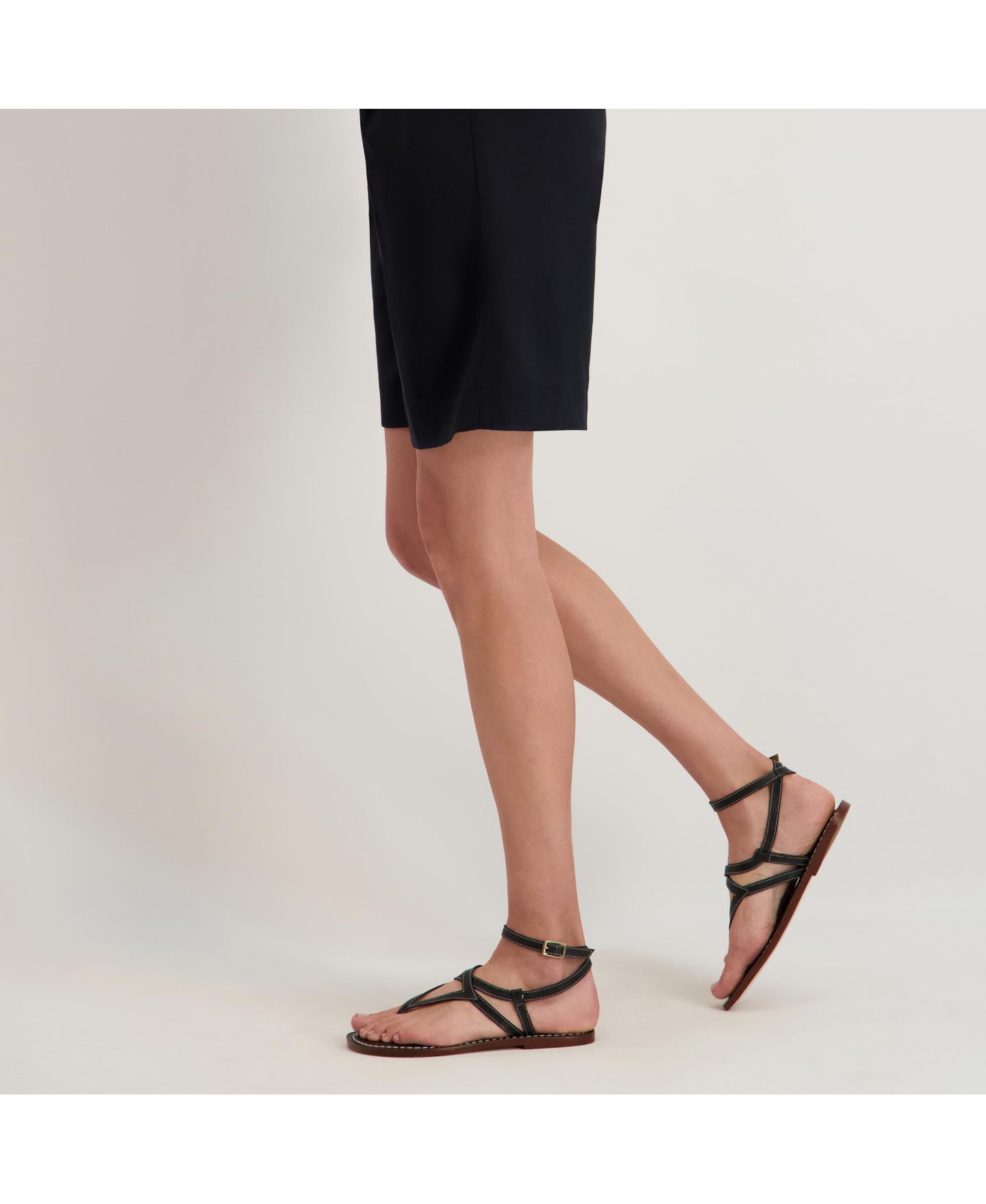 Женские сандалии Bernardo Footwear Mallorie Ankle Strap Sandal, цвет: Чёрный — фото 6
