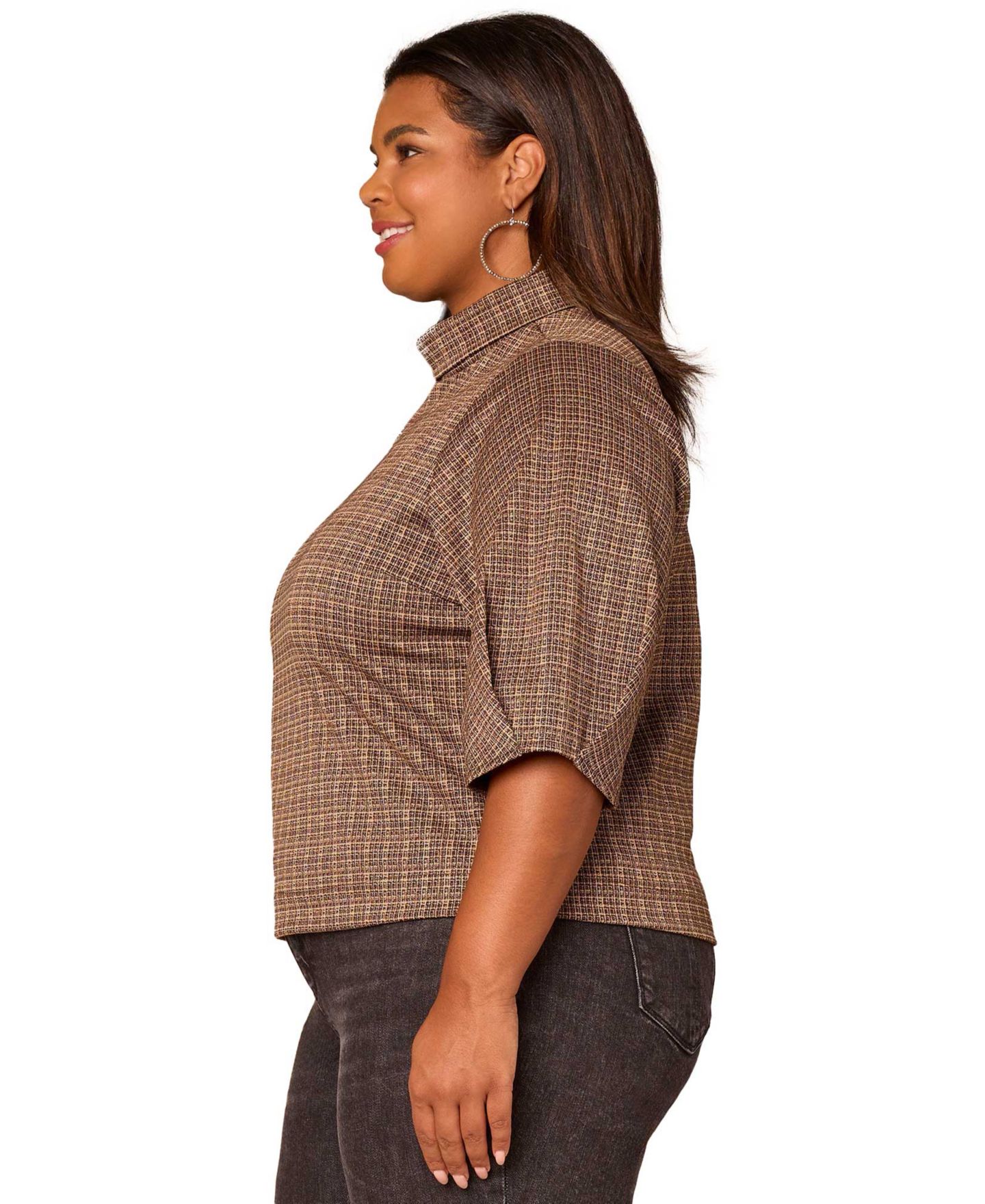 Женский топ Democracy Plus Size Pleated Elbow Sleeve Mock Neck Crop, цвет: Коричневый разноцветный — фото 2