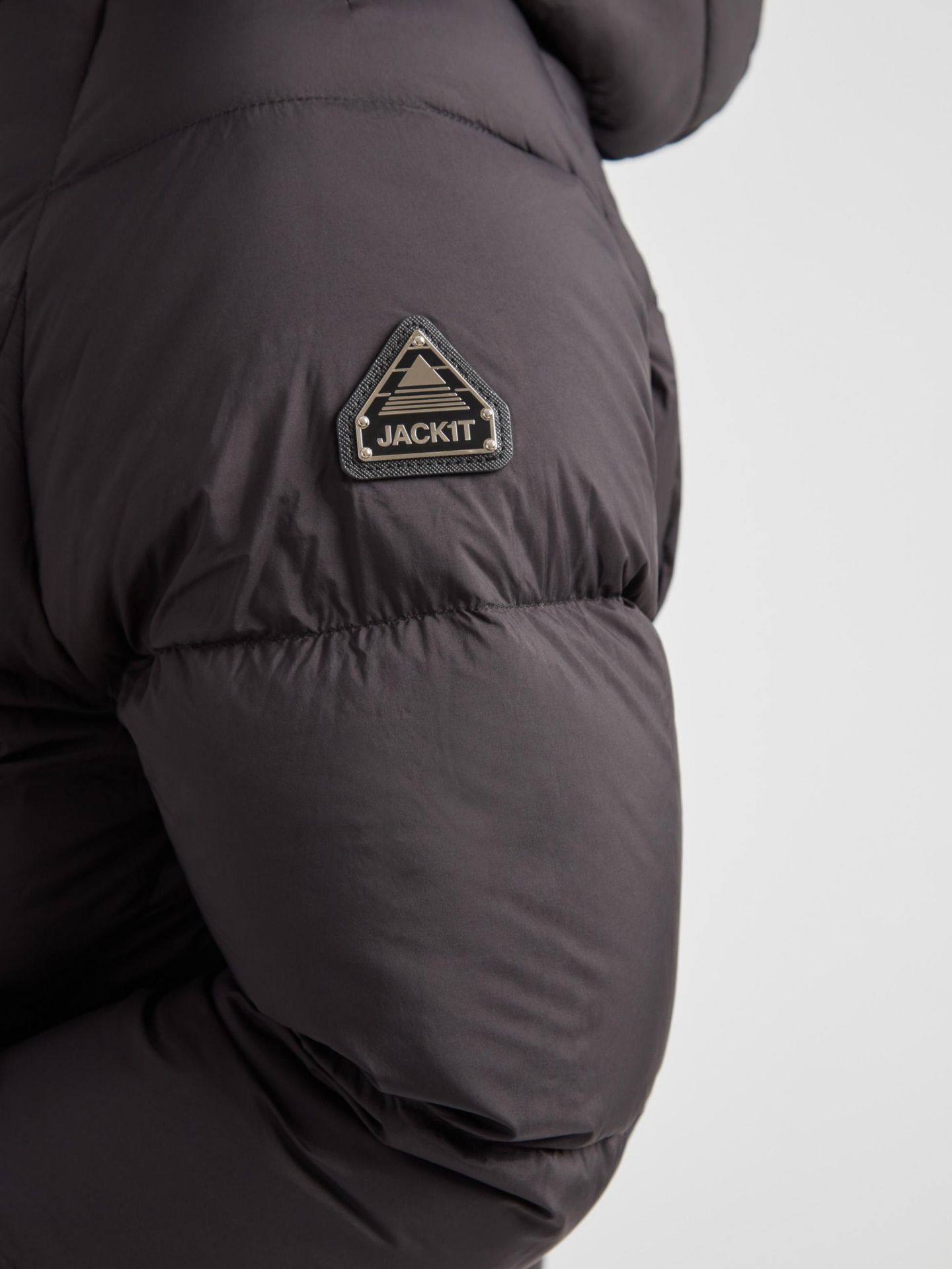 Женская куртка JACK1T Cloud Cropped Hooded Puffer, цвет: Чёрный / Серо-бежевый — фото 5