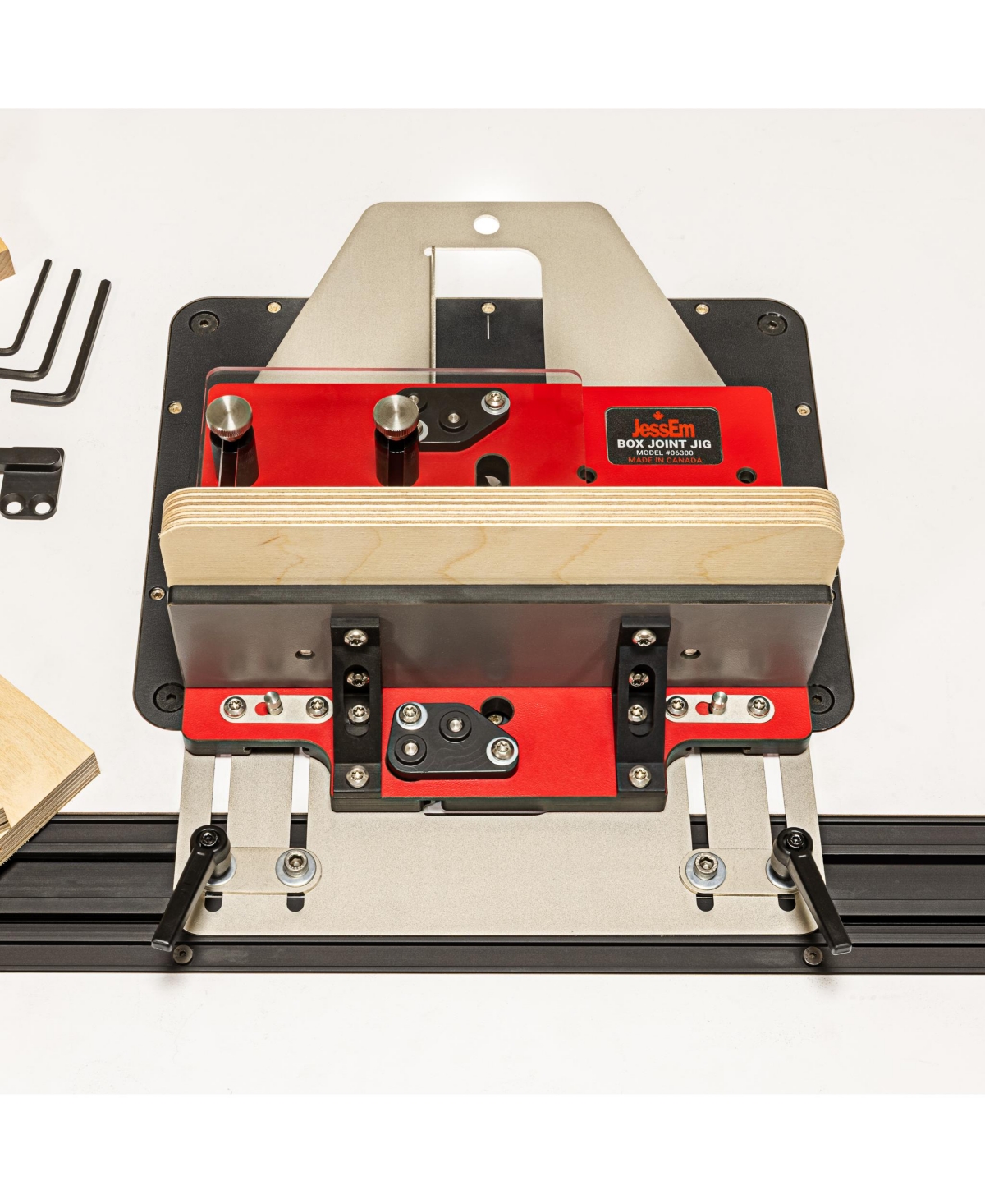 JessEm 06300 Precision Finger Box Joint Jig for Router Tables with 3 Aluminum Keys Smooth Bearing Glide System