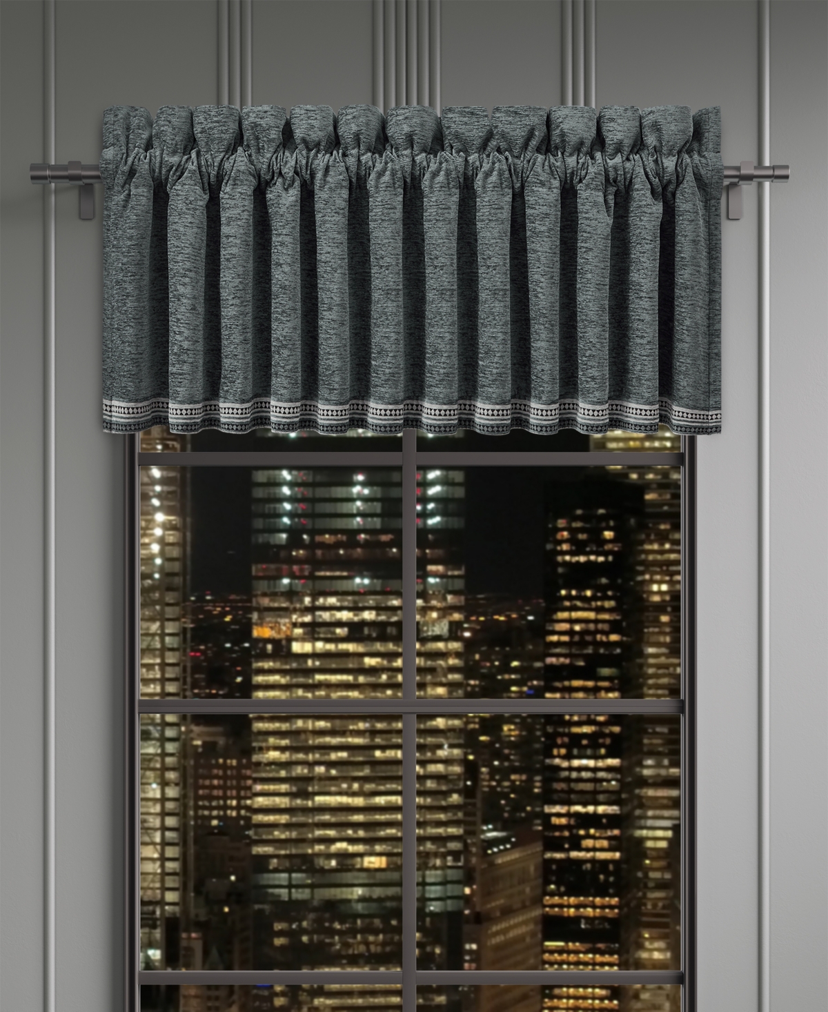 J Queen New York Parallel Window Straight Valance, 18" x 88"