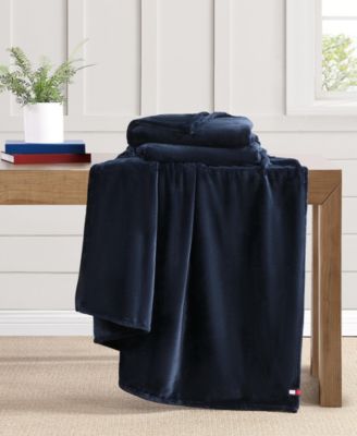 Solid Plush Blanket, Twin